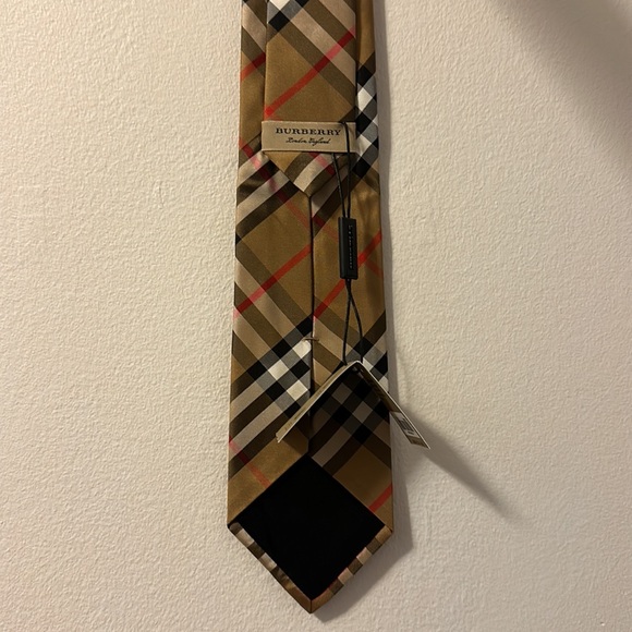 NWT Burberry classic check tie - Picture 4 of 5